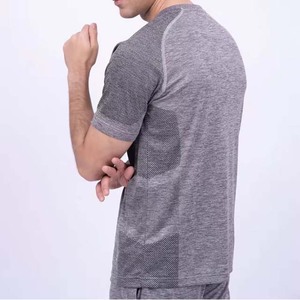 Camiseta Deportiva de Poliéster Personalizada Talla Estadounidense, de Secado Rápido, Ajustada, con Manga Corta y Cuello Redondo, con Serigrafía - Product Image 5