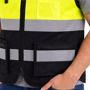 เสื้อกั๊กนิรภัยสำหรับผู้ชายแบบมองเห็นได้ชัดเจน มีหลายกระเป๋า ทนทาน ใช้งานได้จริง สวมใส่สบาย กระชับพอดีตัว คุณภาพระดับมืออาชีพ ให้การปกป้องที่เชื่อถือได้ - Product Image 5