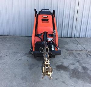 รถตักล้อยาง Kubota SCL1000 พร้อมอุปกรณ์ขุดร่องดินแบบโซ่ ใช้เครื่องยนต์ดีเซล - Product Image 5
