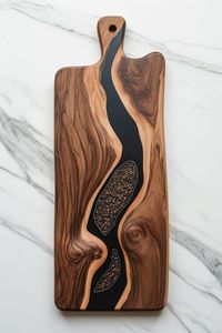 เขียงเสิร์ฟอาหารสไตล์อเมริกัน ทำจากไม้เนื้อแข็งอะคาเซียและเรซิ่นสีน้ำเงิน สำหรับเสิร์ฟชีสและอาหารประเภทชาร์คูเทอรี เหมาะสำหรับใช้ในบ้านและโรงแรม - Product Image 3