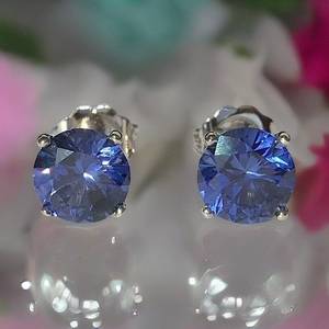 Pendientes de Zafiro Azul Aciano en Plata de Ley Bañada en Oro Estilo Martini, Joyería de Piedras Preciosas Hecha a Mano para Mujer, Venta al por Mayor para Fiestas - Product Image 1