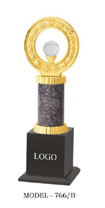 Trophée en métal modèle 766/A B C, gravure sur cristal, récompense sportive, base en bois noir durable, anneau doré, logo. - Product Image 6