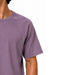 T-shirt homme en coton doux à manches courtes et col rond, style décontracté streetwear, personnalisable avec logo, coupe oversize, tendance, idéal pour l'été - Product Image 4