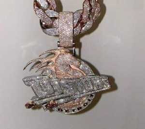 Colgante de Plata S925 con Moissanita en Forma de Llama Estilo Hip Hop, Colgante Personalizado con Nombre, Colgante con Nombre Iced Out, Colgante de Animal, Colgante Hip Hop para Hombre - Product Image 1