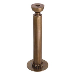 Bougeoir en laiton vintage Design de colonne côtelée Finition antique Accent de décoration d'intérieur élégant pour les espaces de vie et de salle à manger - Product Image 1