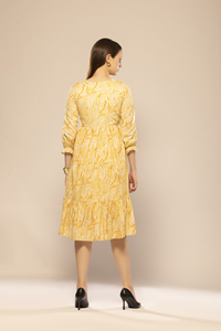 Vestido de Noche para Mujer, Diseño Abstracto Amarillo, Estampado, Corte Evase, Sin Mangas, para Fiestas Formales, Calidad de Exportación - Product Image 5