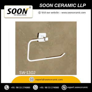 Ensemble d'accessoires de salle de bain contemporains Swan en acier inoxydable chromé, 60 cm, à fixer au mur, avec porte-serviettes, distributeur de savon et porte-brosse à dents - Product Image 3