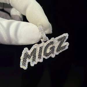 Colgante de Plata 925 Personalizado con Nombre, Joyería Hip Hop Iced Out, Micro Pavé con Diamantes de Imitación Moissanite, Colgante con Letra Personalizada para Hombres y Mujeres - Product Image 2