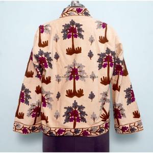 Veste matelassée épaisse et respirante pour femme, brodée de fleurs, faite à la main, écologique, coupe classique - Product Image 4