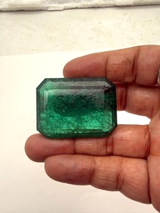 พลอยมรกตสังเคราะห์ Rafay Gemstone Lab Grown Emerald 300-320 กะรัต สีเขียวผสม ขนาด 12 มม. พลอยเม็ดเดี่ยวจากราชสถาน สำหรับทำเครื่องประดับหรูหราและนักสะสม - Product Image 1