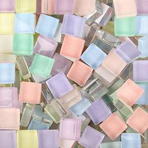 Décoration de maison DIY : Cube en verre cristal imprimé au laser, paillettes bleues et blanches, Woods Abbott - Product Image 3