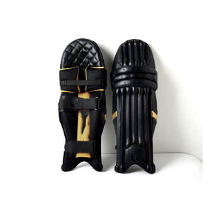 Protectores de Rodilla Ligeros para Bateo de Cricket con Fuerte Protección para Jugadores Amateurs y Profesionales - Product Image 1