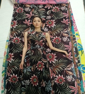 Nueva Tela de Viscosa Georgette Ligera de 120 GSM con Impresión Digital Personalizada para Confección de Prendas y Vestidos - Product Image 1