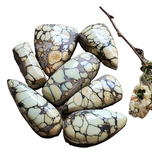 Perles en résine de forme irrégulière pour la fabrication de bijoux Perles en résine pour la décoration de vêtement Accessoires de garniture Matériau en résine pour collier - Product Image 4