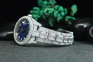 Reloj de Cuarzo de Lujo para Hombre con Incrustaciones de Diamantes |   Reloj de pulsera de acero inoxidable con pavé de diamantes de imitación |   Reloj de Joyería con Esfera Azul y Logotipo Personalizado - Product Image 2