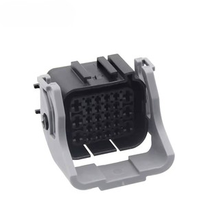 Connecteur automobile, prise femelle 28 broches, 12V, plastique noir, montage sur panneau rectangulaire, terminaison à souder, verrous étanches - Product Image 2