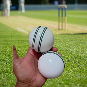 Balles de cricket Offre Spéciale en cuir de couleur blanche professionnelle de qualité supérieure Logo de couleur personnalisé nouveauté balles de cricket dures - Product Image 6
