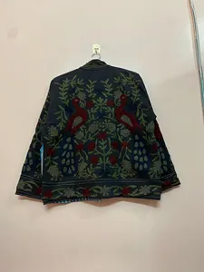 Veste en velours faite à la main, brodée Suzani, pour femme, motif paon, floral, bohème, ethnique, vintage, mode automne - Product Image 5