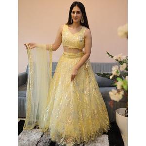 ชุดตาข่ายผ้าเลื่อมสีเบจสวยงามชุดสำหรับต้อนรับ lehenga choli กับ dupatta - Product Image 5