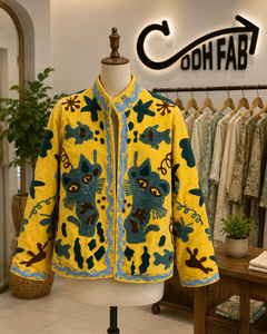 Veste longue en velours brodée motif chat jaune, faite main, style bohème, vintage, ethnique, de créateur, pour femme, collection Hiver/Printemps - Product Image 1