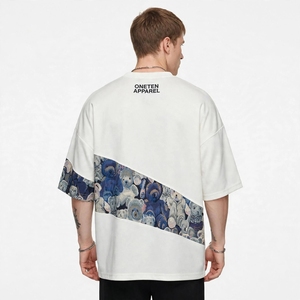 เสื้อยืดผู้ชายทรงปกติสีขาวผ้าฝ้าย 300 กรัม ระบายอากาศได้ดี พิมพ์ลายหมีเท็ดดี้แนวทแยง แขนสั้น สไตล์สตรีทแวร์ ยี่ห้อ ONETEN APPAREL - Product Image 6