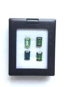 Piedra de turmalina verde natural de 16.43 quilates con corte baguette para la elaboración de joyería fina. - Product Image 3