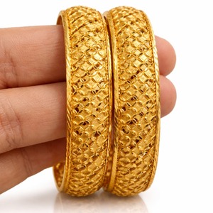 Elegante Brazalete Chapado en Oro con Patrón de Rejilla, Par de Joyas de Textura Fina para Mujer, Estilo Diario y Looks Étnicos - Product Image 6