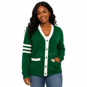 Abrigo de Punto Trenzado con Cuello Alto y Botones Grandes Estilo Vintage para Otoño/Invierno de Cosh International Sisterhood Sorority - Product Image 4