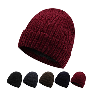 Chapeau d'hiver pour femme en tricot jacquard 100% acrylique noir élégant, style ski décontracté pour adultes, MILIENZ SPORTS & APPAREL - Product Image 2