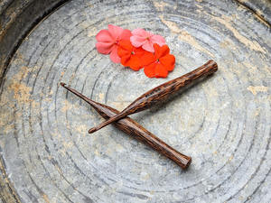 Ganchillo de Madera Ecológico con Agarre Ergonómico Cómodo, Perfecto para Hacer Suéteres y Bufandas a Mano - Product Image 2