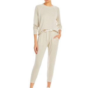 Mejor Fabricante de Conjuntos Deportivos Casuales con Capucha para Mujer, Invierno, Logotipo Personalizado, Jogger de 2 Piezas, Ropa Deportiva Transpirable, Venta al Por Mayor - Product Image 1