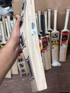 Bate de Críquet Ihsan Sports Serie Clásica Edición Emperador, Ligero, de Madera de Sauce Inglesa, para Mano Derecha/Izquierda, con Funda y Agarre Adicional - Product Image 2