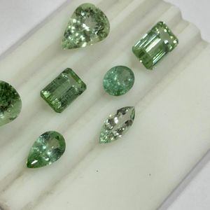 Nouvelle Lotée de Tourmaline Verte Menthe Naturelle, Tailles Mixtes, 5 à 10 Carats, Lot en Vrac, Qualité AAAA, Madagascar, Pierres Précieuses de Joaillerie Fine en Gros - Product Image 4