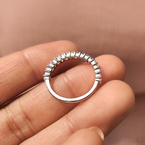 Bague Éternité Plaqué Or avec Diamants Pavés et Moissanite Taille Princesse, en Argent, pour Mariage, Fiançailles, Cadeau - Product Image 4