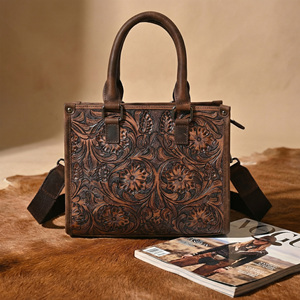 Bolso Tote de Cuero Genuino Hecho a Mano para Mujer, Estilo Western con Grabado Floral, Bolso de Hombro Cruzado Vintage Hecho a Mano - Product Image 5
