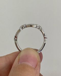 Anillo de Compromiso con Cadena Entrelazada, Diamante Cultivado en Laboratorio de Corte Redondo, Oro Blanco de 14k, Regalos de Aniversario de Bodas E/VS - Product Image 3
