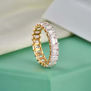Purecarat 18K oro amarillo Esmeralda corte diamante eternidad anillo lujo diamante anillos colección - Product Image 5
