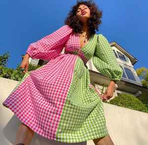 Vestido Midi Cruzado DualTone Gingham a Cuadros Rosa y Verde, Estilo Cottagecore Vintage con Mangas Abullonadas, Vestido de Verano - Product Image 1