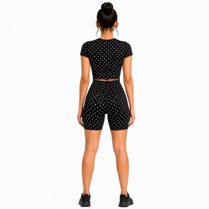 Ensemble de yoga pour femmes, haut court à pois et short cycliste assorti, vêtements de sport personnalisés pour la gym, tenue de sport à séchage rapide - Product Image 2