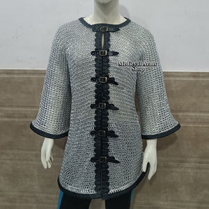 Chemise en maille avec garniture en cuir, anneaux en aluminium rivetés, demi-manches, pour cosplay de chevalier ou reconstitution historique - Product Image 1