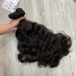 Mèches de cheveux humains vietnamiens bruts de qualité supérieure, ondulées, avec cuticules intactes, idéales pour la teinture et le coiffage, prêtes à être expédiées - Product Image 6
