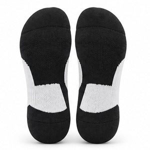 Chaussettes de sport athlétiques côtelées noires de qualité supérieure avec talon et bout renforcés, conception tricotée pour l'entraînement en salle de sport, vêtements de sport, fabrication en gros OEM - Product Image 5