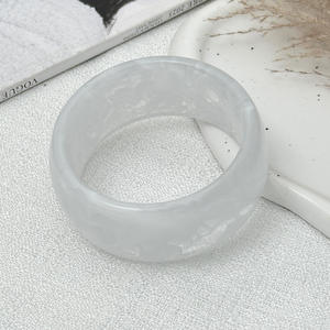 Boîte à bijoux en résine écologique, forme ronde, thème ange, peinte à la main, pièce décorative artistique - Product Image 4