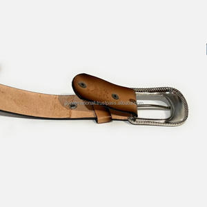 Ceinture d'outillage en cuir de vachette occidentale véritable 100% sur mesure 40mm avec design en relief floral Fabricant de grossiste indien supérieur - Product Image 3