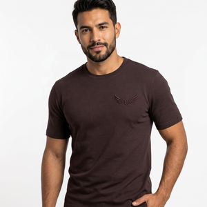 T-shirt en tricot à manches courtes pour homme, couleur brun foncé, col rond, avec logo d'aile en relief, coupe décontractée - Product Image 6
