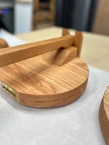 Presse à tortillas en bois naturel réutilisable ILAHI - Machine à tortillas en gros, compatible lave-vaisselle, écologique, pliable - Product Image 4