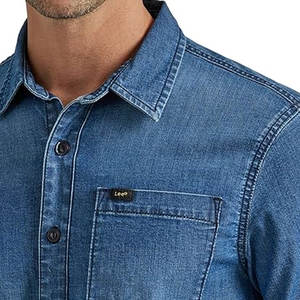 เสื้อเชิ้ตเดนิมทรงคลาสสิกสำหรับผู้ชาย รุ่นอเนกประสงค์ สีอินดิโก้ฟอกกลาง แขนยาว ติดกระดุม เหมาะสำหรับใส่ลำลอง - Product Image 6