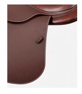 Silla de Montar Inglesa Personalizada para Doma Clásica con Estructura de Plástico, Diseño Cómodo para Entrenamientos y Competiciones al Mejor Precio - Product Image 3