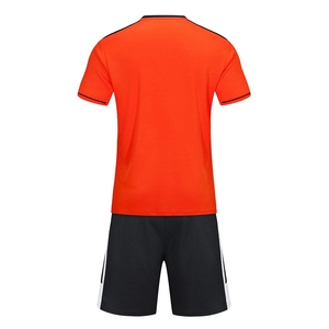 Conjunto de Camiseta de Fútbol Blanca para Hombre con Detalles Verdes y Amarillos, Impresión Sublimada, Absorbe la Humedad, Corte Regular, Ropa para Todas las Temporadas - Product Image 2