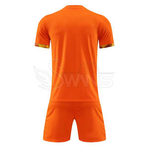Uniforme de Fútbol de Poliéster Transpirable de Color Personalizado de Primera Calidad, Ropa Deportiva, Venta Caliente, Hecho en Pakistán - Product Image 4